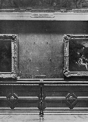 monalisa stolen, salon carre, louvre, wikicommons, paintphotographs